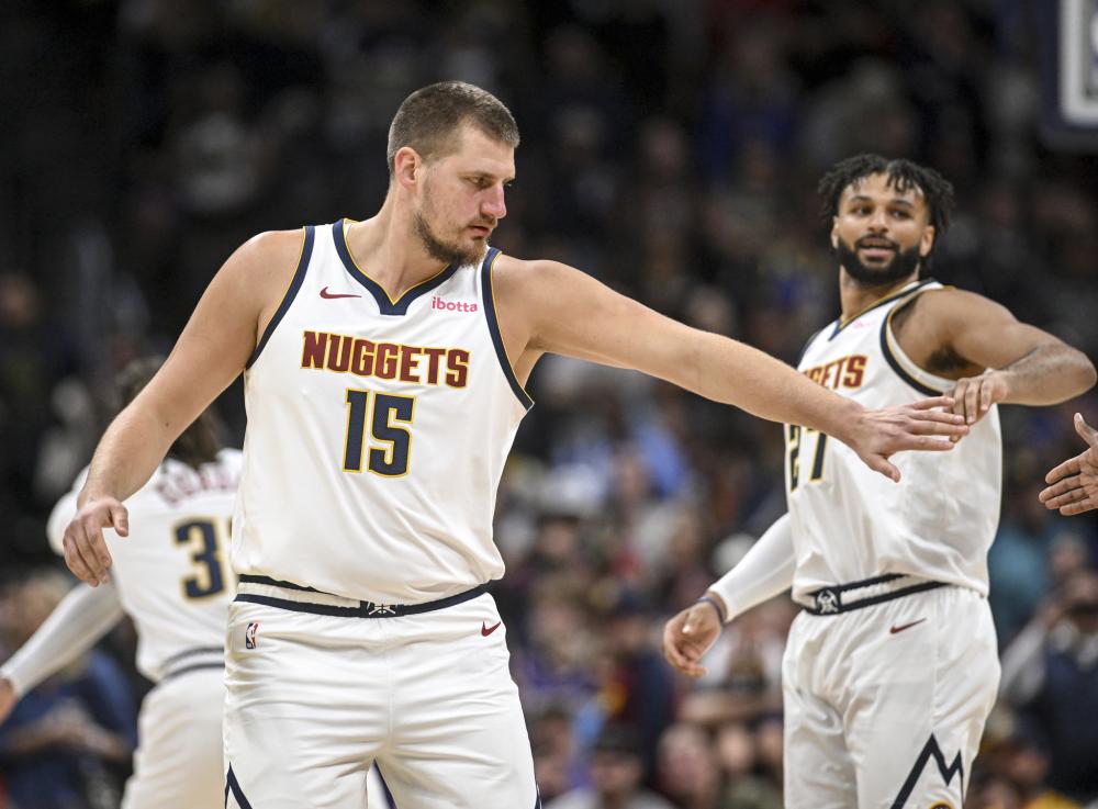 教练便以他 教练便以他